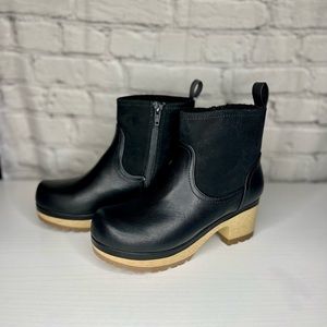 Universal Thread Booties